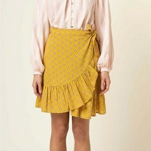 FRNCH MENISIS YELLOW FLORAL WRAP SKIRT ANTHROPOLOGIE SIZE SMALL NWT
